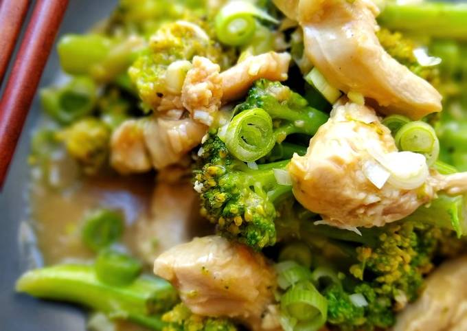 Step-by-Step Guide to Make Speedy Chicken &amp; Broccoli In Oyster Sauce