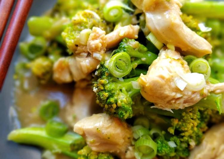 Steps to Make Ultimate Chicken &amp; Broccoli In Oyster Sauce