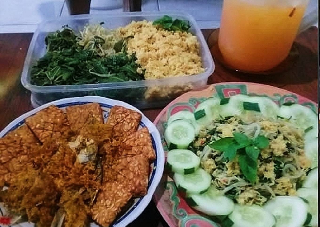 Urap Jawa lauk tempe dan ikan asin