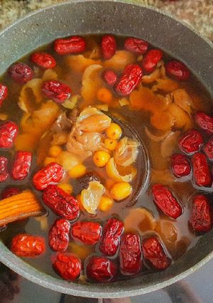 Hình của món Chè Hạt sen, nhãn nhục, táo tàu.