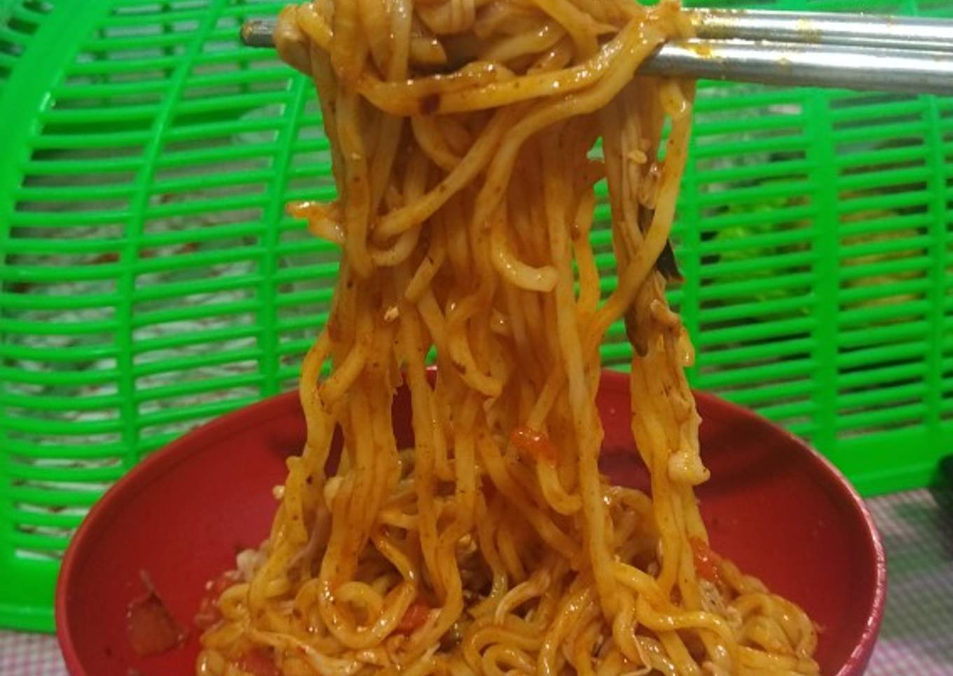 Mie pedas