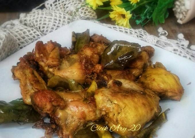 Ayam Goreng Daun Jeruk