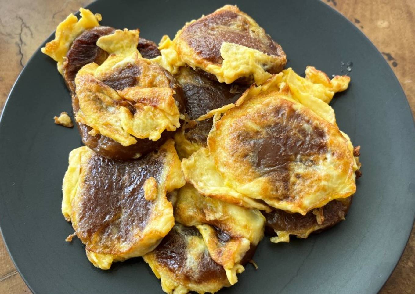 Kue keranjang (dodol cina) goreng telur
