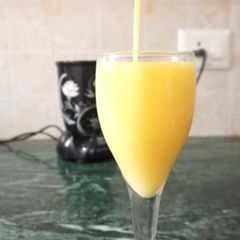 A picture of Mango & lemon punch.