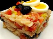 Una foto de ensalada habichuela