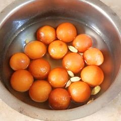 A picture of Instant Gulab Jamun.