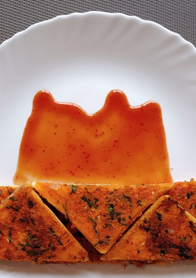 A picture of Malai Toast.