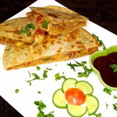 Cheesy chicken quesadillas A picture of Cheesy chicken quesadillas.