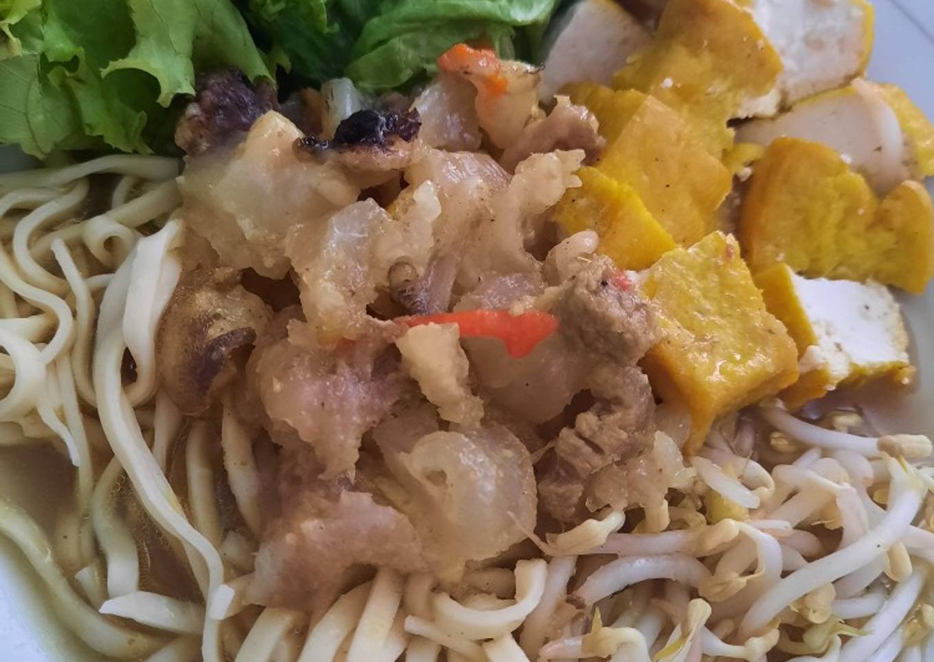 Tahu campur kikil khas lamongan