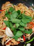 ผัดขี้เมาสปาเก็ตตี้ไก่บาบิคิวบ้าน ๆ