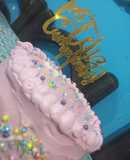 Birthday cake con relleno de durazno