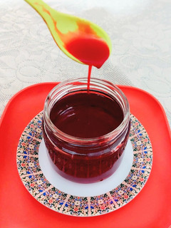 રોઝ શરબત સીરપ (Rose Sharbat Syrup Recipe In Gujarati) રેસીપી મુખ્ય ફોટો