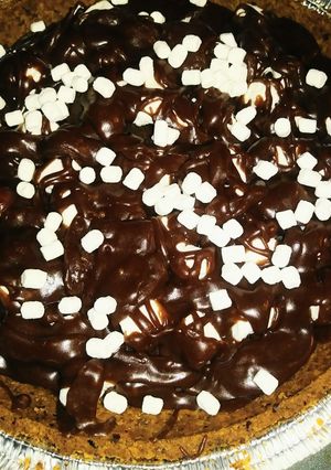 A picture of Rocky Road Brownie Pie.