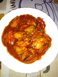Una foto de Mejillones en salsa de tomate picante en la cecofry 4D