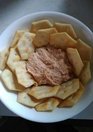 A picture of Spicy Tuna Pataaaaaaylmao.