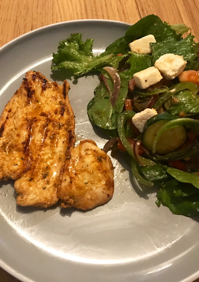 Una foto de Ensalada mediterránea 🥬 🍅 🧅