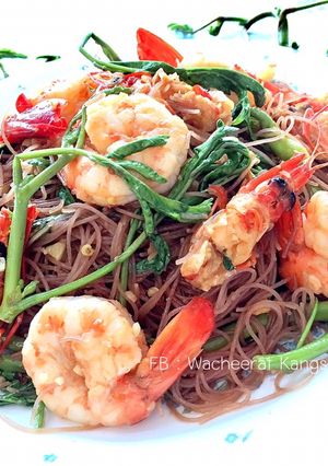 รูปของ เส้นหมี่ข้าวกล้องผัดกระเฉด กุ้งสด