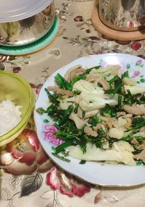 Hình của món Xách trâu xào lá bông cải xanh.