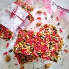 A picture of Granola fantasy snack bar.