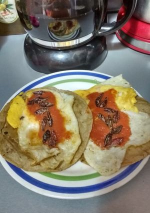 Una foto de Huevos saltarines
