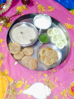 फलाहारी खाने की थाली (falahari khane ki thali recipe in Hindi) रेसिपी मुख्य फोटो