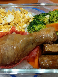 滷雞腿便當 的食譜成品照片