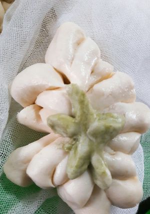 Hình của món Bánh bao hình hoa cúc.