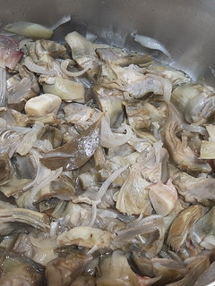 Una foto de Alcachofas rehogadas con cebolla