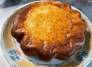 Une photo de Clafoutis façon flan aux fruits exotiques et vanille