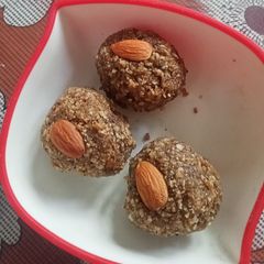 A picture of Multigrain Churma ladoo.