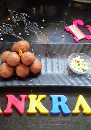 A picture of Till ladoo.