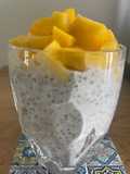 Mango Chia-Pudding mit Kokosmilch und Honig