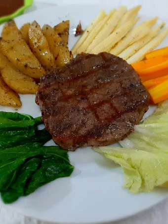 Langkah Mudah untuk Menyiapkan Resep 32. Tenderloin Steak barbeque sauce yang Enak Banget Anti Ribet, Bisa Manjain Lidah