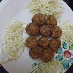 A picture of Sabudana vada.