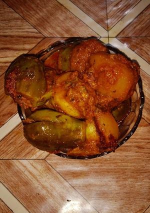 आलू बैंगन (Aloo Baingan recipe in hindi) रेसिपी मुख्य फोटो