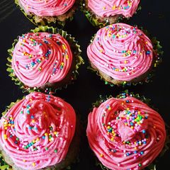 A picture of Fruit Cupcake.
