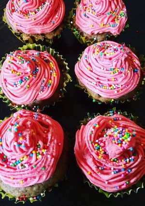 A picture of Fruit Cupcake.