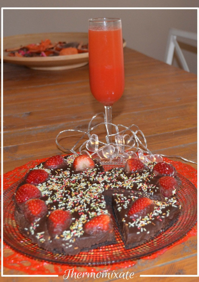 Una foto de Tarta de chocolate y fresas con Thermomix