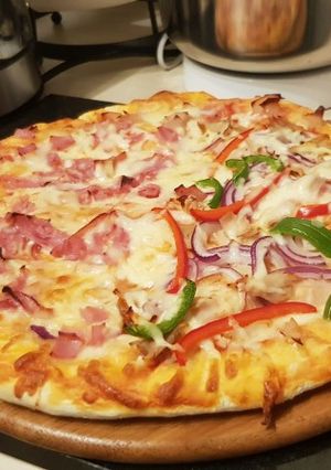 A picture of Half 'n Half homemade Pizza.