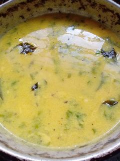 ખાટી કઢી (kadhi recipe in Gujarati) રેસીપી મુખ્ય ફોટો
