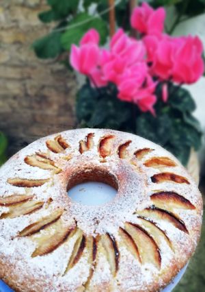 Una foto de Torta de mandarina, naranja y manzana