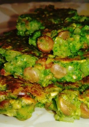 Una foto de Tortitas de espinaca, arroz, lentejas y zanahoria 😊