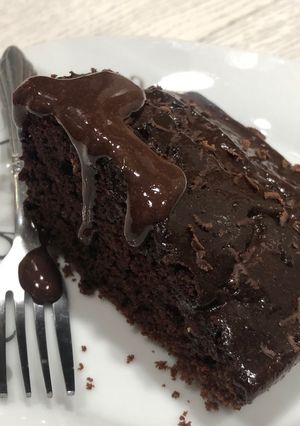 صورة لوصفة كيكة شوكولاته بالصوص 🍫