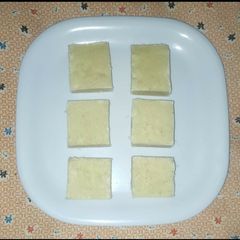 A picture of Maida burfi.