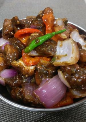 A picture of Dry Chilli chicken.