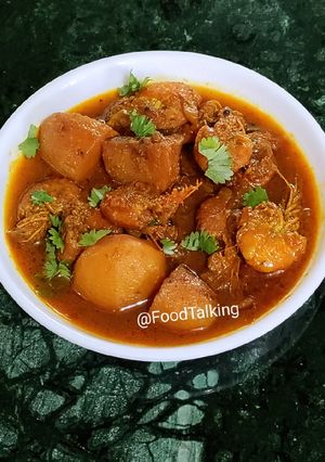 A picture of Prawn Masala curry.