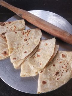 रोटी (roti recipe in hindi) रेसिपी मुख्य फोटो