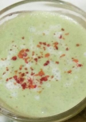 A picture of Bathua raita.