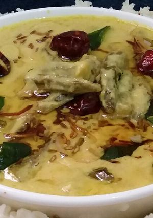 A picture of Coconut Okra(lady finger) karhi.
