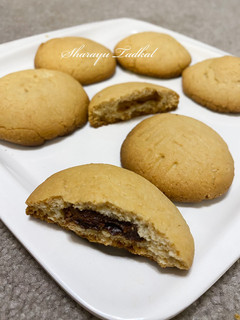 A picture of Chocolate filled Cookies.